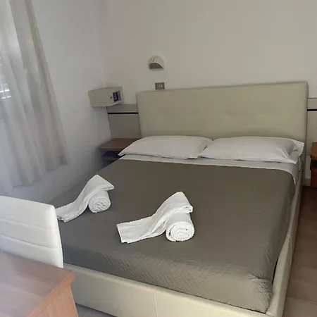 Elsa Mima 3*